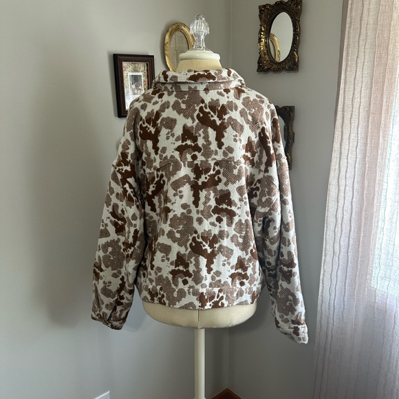 Sonoma Goods For Life Cow Print Cropped Shacket - Picture 5 of 7